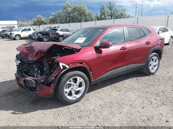 KL77LFE27RC129560 2024 CHEVROLET TRAX - Image 2