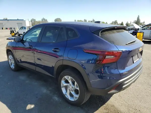 KL77LFE27RC148805 2024 CHEVROLET TRAX - Image 2