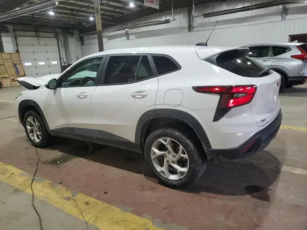 KL77LFE27RC187362 2024 CHEVROLET TRAX - Image 2