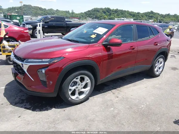 KL77LFE27RC195154 2024 CHEVROLET TRAX - Image 2