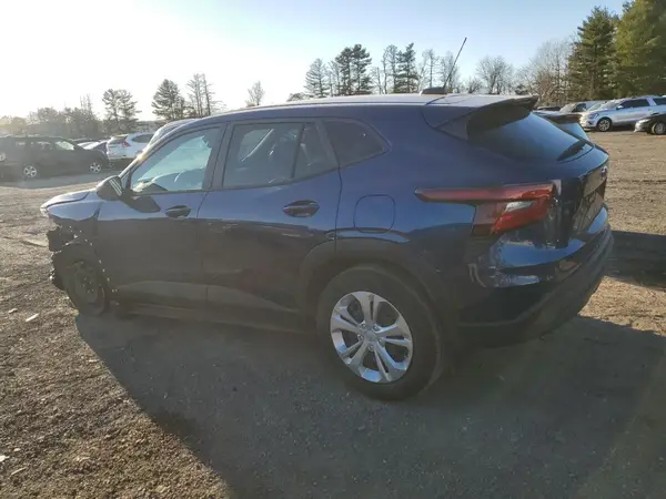 KL77LFE27RC204922 2024 CHEVROLET TRAX - Image 2