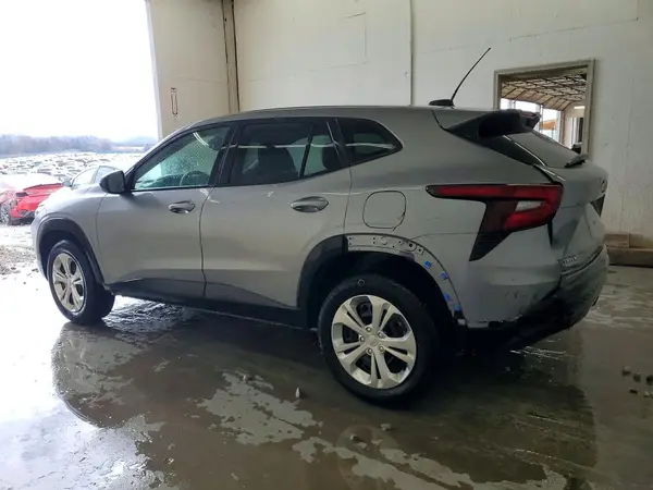 KL77LFE27RC206055 2024 CHEVROLET TRAX - Image 2