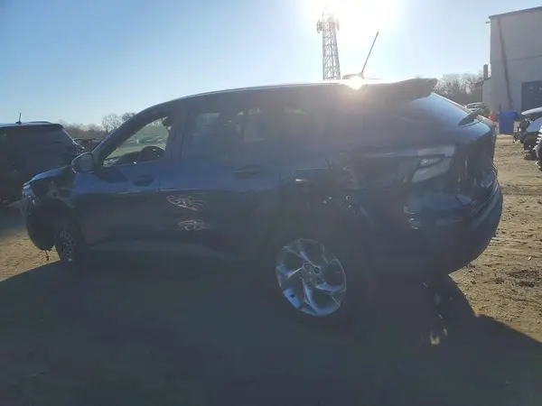 KL77LFE27RC216925 2024 CHEVROLET TRAX - Image 2
