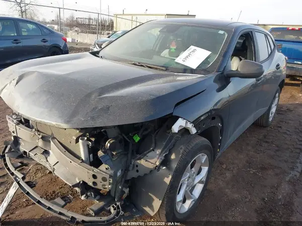 KL77LFE27RC234700 2024 CHEVROLET TRAX - Image 2