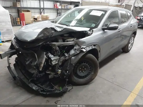 KL77LFE27RC245700 2024 CHEVROLET TRAX - Image 2