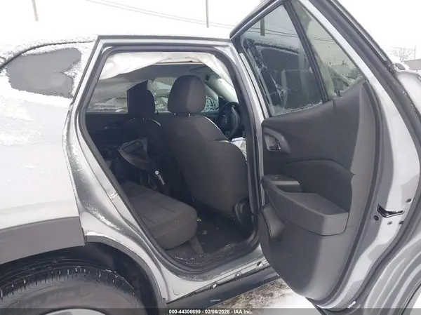 KL77LFE28RC019679 2024 CHEVROLET TRAX - Image 8