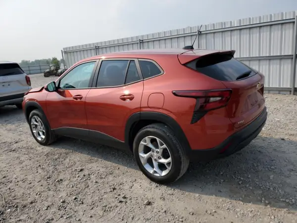 KL77LFE28RC025790 2024 CHEVROLET TRAX - Image 2