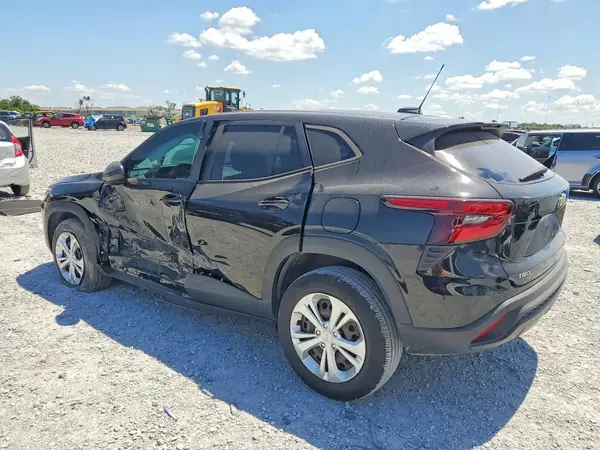 KL77LFE28RC026356 2024 CHEVROLET TRAX - Image 2