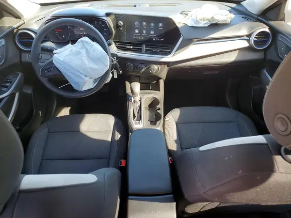 KL77LFE28RC045912 2024 CHEVROLET TRAX - Image 8