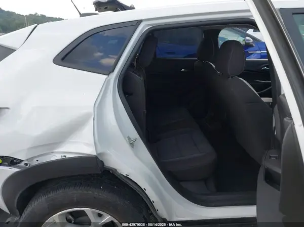 KL77LFE28RC046199 2024 CHEVROLET TRAX - Image 8