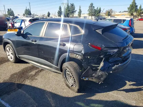 KL77LFE28RC051936 2024 CHEVROLET TRAX - Image 2