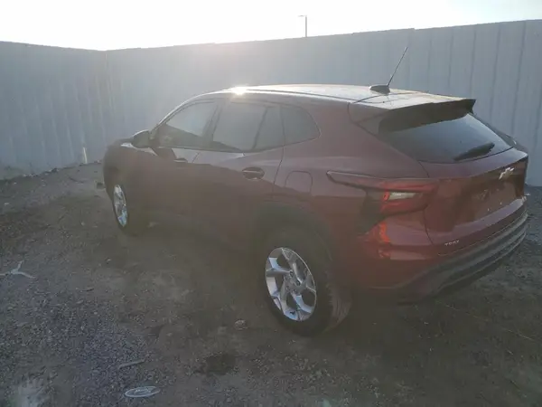 KL77LFE28RC078828 2024 CHEVROLET TRAX - Image 2