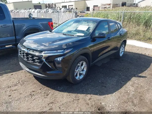 KL77LFE28RC109141 2024 CHEVROLET TRAX - Image 2