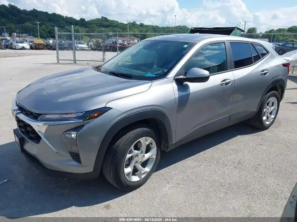 KL77LFE28RC133357 2024 CHEVROLET TRAX - Image 2
