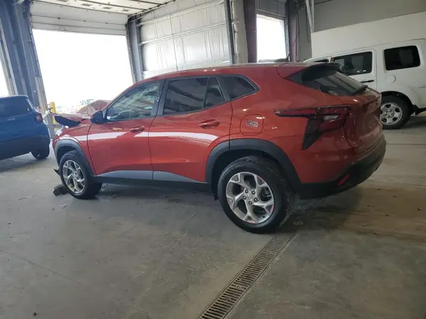 KL77LFE28RC163829 2024 CHEVROLET TRAX - Image 2