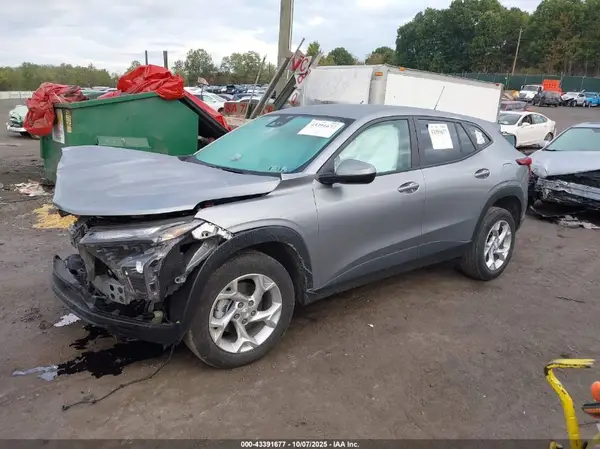 KL77LFE28RC167265 2024 CHEVROLET TRAX - Image 2