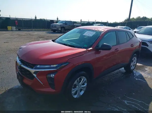 KL77LFE28RC198208 2024 CHEVROLET TRAX - Image 2