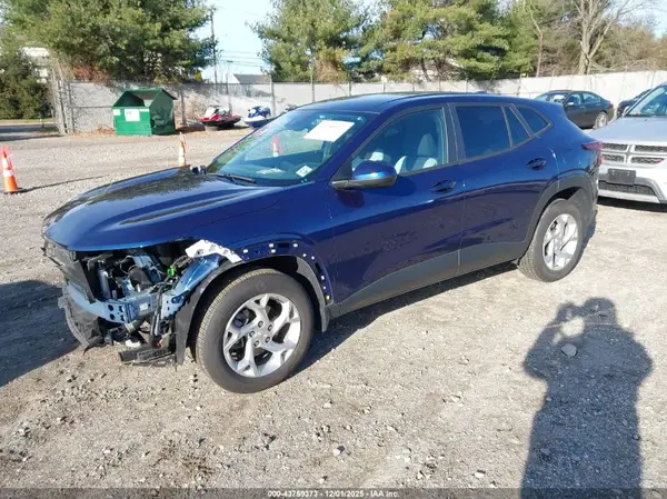 KL77LFE28RC203245 2024 CHEVROLET TRAX - Image 2