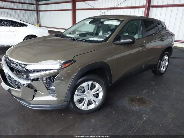 KL77LFE28RC204847 2024 CHEVROLET TRAX - Image 2