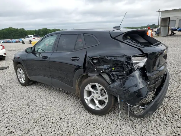 KL77LFE28RC217341 2024 CHEVROLET TRAX - Image 2