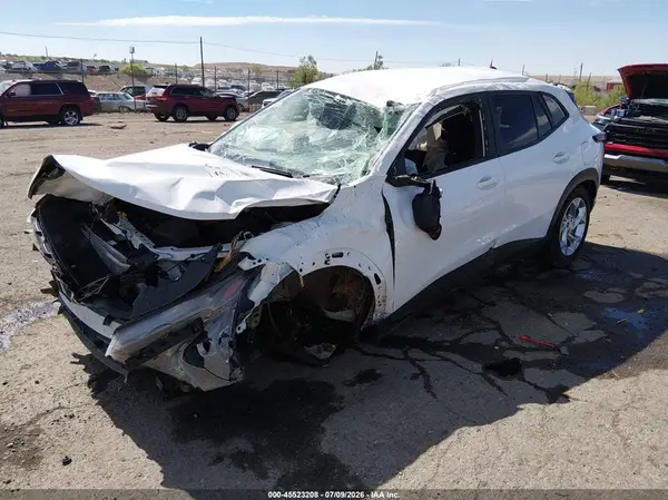 KL77LFE28RC229781 2024 CHEVROLET TRAX - Image 2