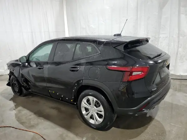 KL77LFE28RC241459 2024 CHEVROLET TRAX - Image 2