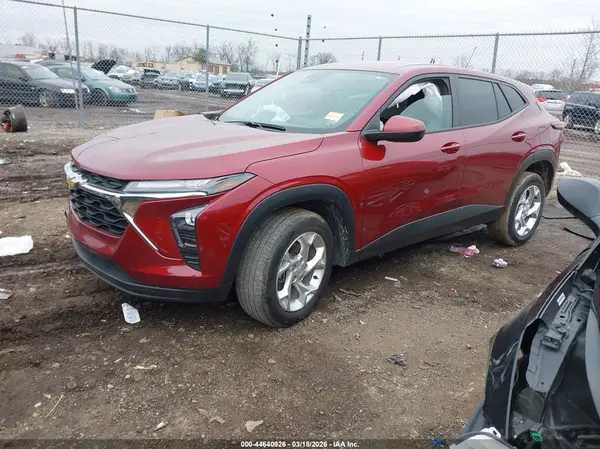 KL77LFE28RC244040 2024 CHEVROLET TRAX - Image 2