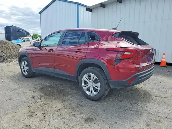KL77LFE28RC245253 2024 CHEVROLET TRAX - Image 2
