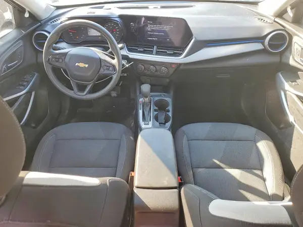 KL77LFE28SC127046 2025 CHEVROLET TRAX - Image 8