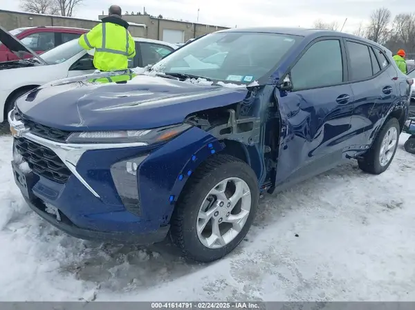 KL77LFE29RC030514 2024 CHEVROLET TRAX - Image 2