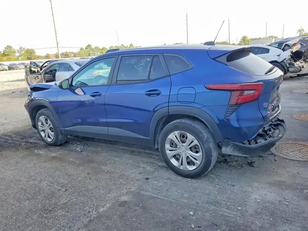 KL77LFE29RC065828 2024 CHEVROLET TRAX - Image 2