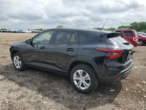 KL77LFE29RC082922 2024 CHEVROLET TRAX - Image 2