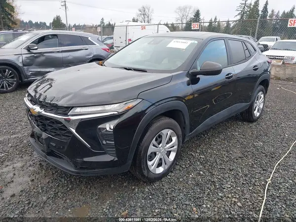 KL77LFE29RC086744 2024 CHEVROLET TRAX - Image 2