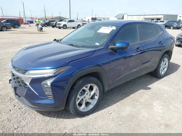 KL77LFE29RC087943 2024 CHEVROLET TRAX - Image 2