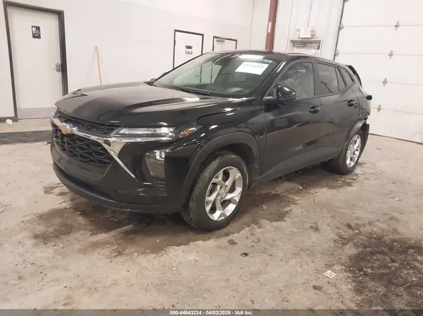 KL77LFE29RC093127 2024 CHEVROLET TRAX - Image 2