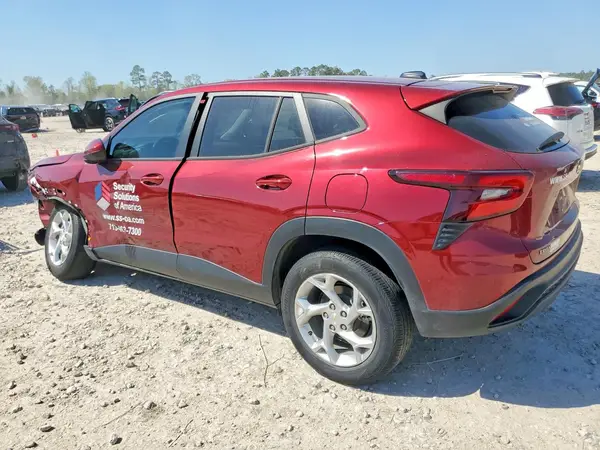 KL77LFE29RC102070 2024 CHEVROLET TRAX - Image 2