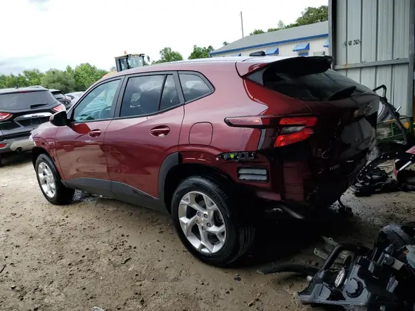 KL77LFE29RC105938 2024 CHEVROLET TRAX - Image 2