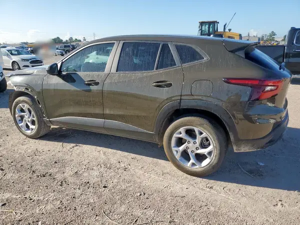 KL77LFE29RC113246 2024 CHEVROLET TRAX - Image 2