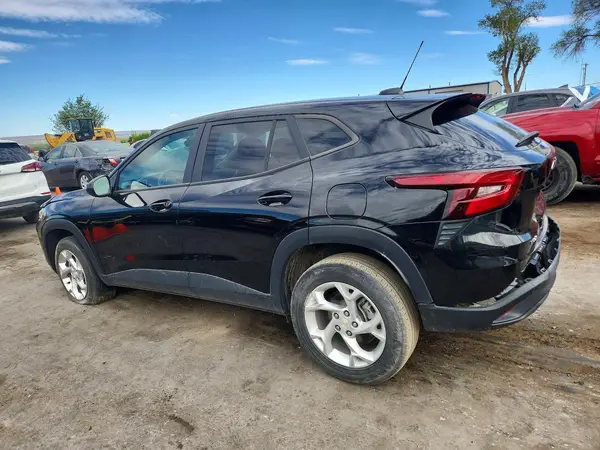KL77LFE29RC115868 2024 CHEVROLET TRAX - Image 2