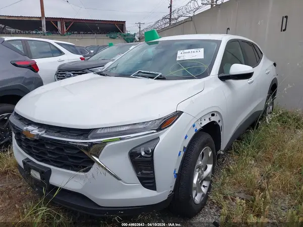 KL77LFE29RC123372 2024 CHEVROLET TRAX - Image 2