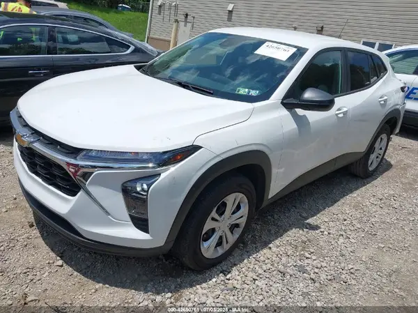 KL77LFE29RC128412 2024 CHEVROLET TRAX - Image 2