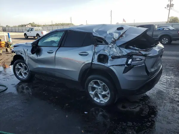KL77LFE29RC133142 2024 CHEVROLET TRAX - Image 2