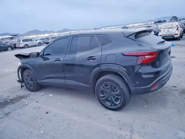 KL77LFE29RC137479 2024 CHEVROLET TRAX - Image 2