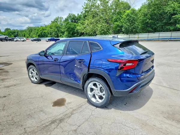 KL77LFE29RC139202 2024 CHEVROLET TRAX - Image 2