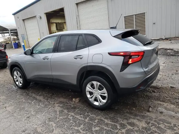 KL77LFE29RC151222 2024 CHEVROLET TRAX - Image 2
