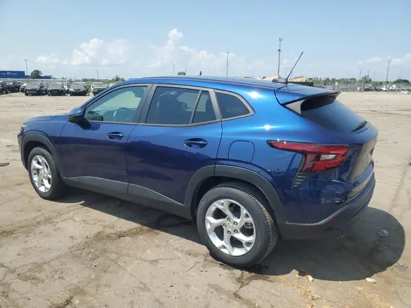 KL77LFE29RC157571 2024 CHEVROLET TRAX - Image 2