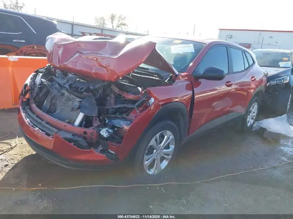 KL77LFE29RC170529 2024 CHEVROLET TRAX - Image 2