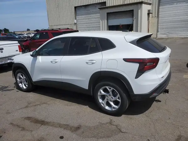 KL77LFE29RC171132 2024 CHEVROLET TRAX - Image 2