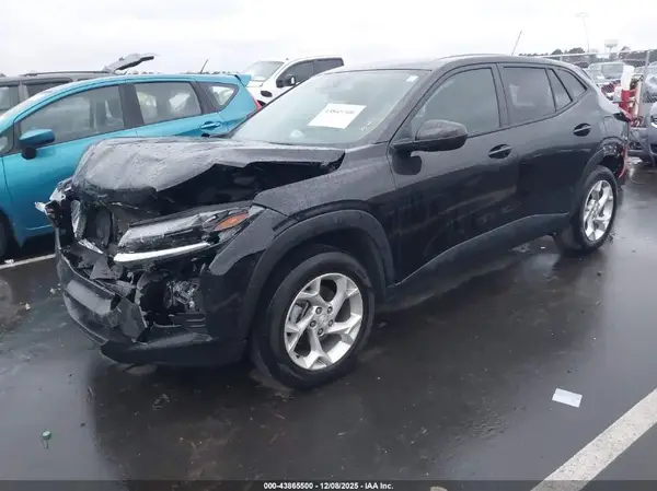 KL77LFE29RC179795 2024 CHEVROLET TRAX - Image 2