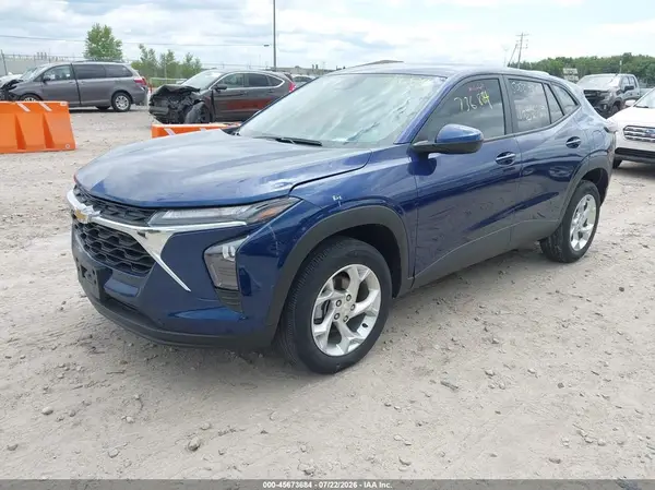 KL77LFE29RC226596 2024 CHEVROLET TRAX - Image 2